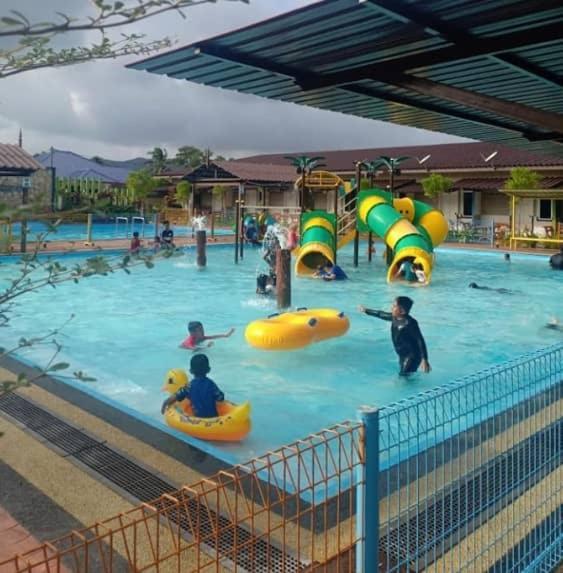 Asfa D Village - Resort - Homestay - Family Room Kemasik Esterno foto
